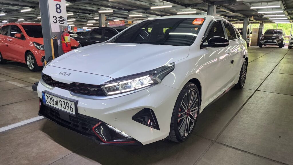 KIA K3 1.6 Turbo GT 5DOOR Signature 2021Y