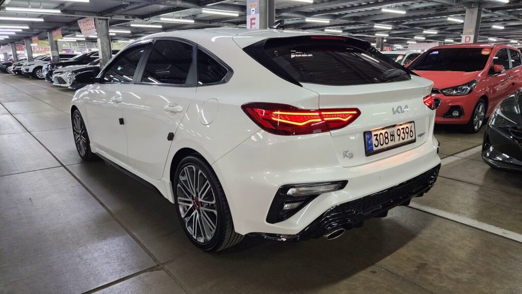 KIA K3 1.6 Turbo GT 5DOOR Signature 2021Y